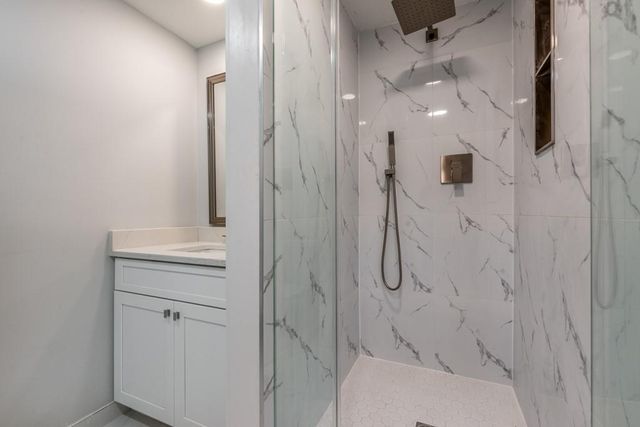 330 London Dale, Woodstock, GA 30189