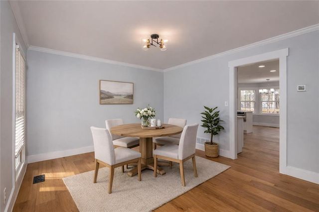 330 London Dale, Woodstock, GA 30189