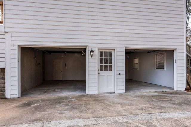 330 London Dale, Woodstock, GA 30189