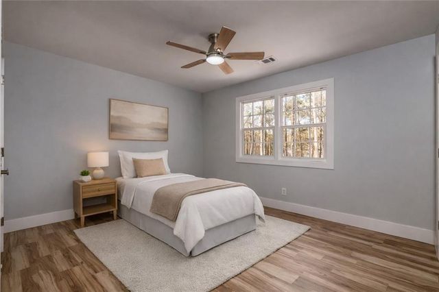 330 London Dale, Woodstock, GA 30189