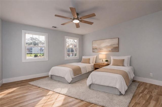 330 London Dale, Woodstock, GA 30189