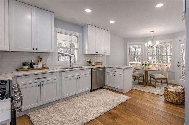 330 London Dale, Woodstock, GA 30189