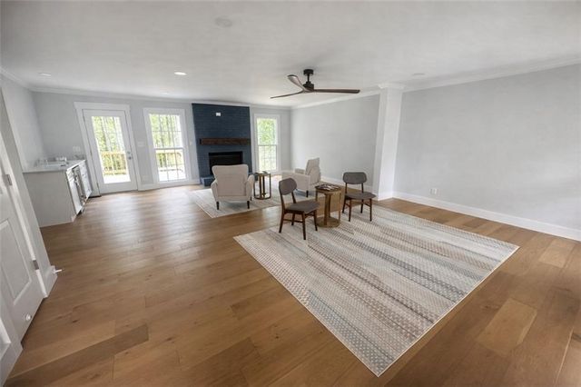 330 London Dale, Woodstock, GA 30189