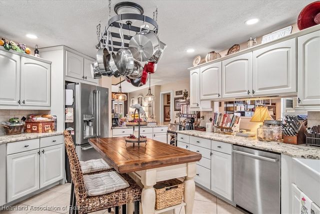 44 Meadowlake Circle N, Lake Placid, FL 33852