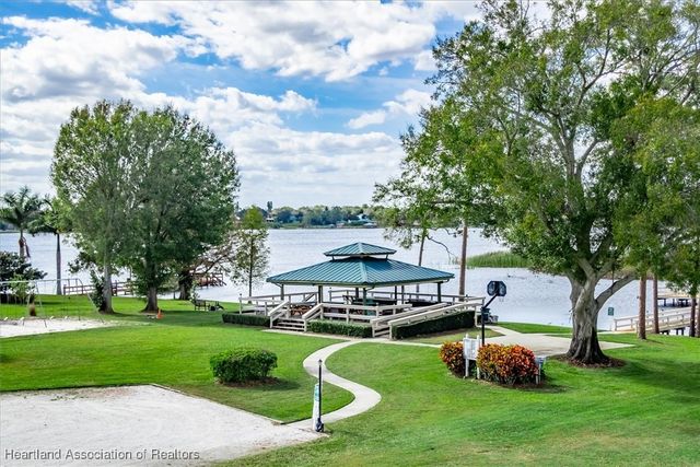 44 Meadowlake Circle N, Lake Placid, FL 33852