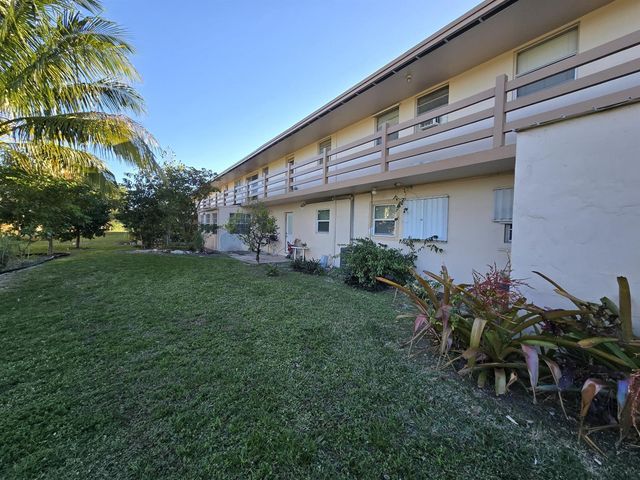 3030 NW 43rd Terrace 207, Lauderdale Lakes, FL 33313
