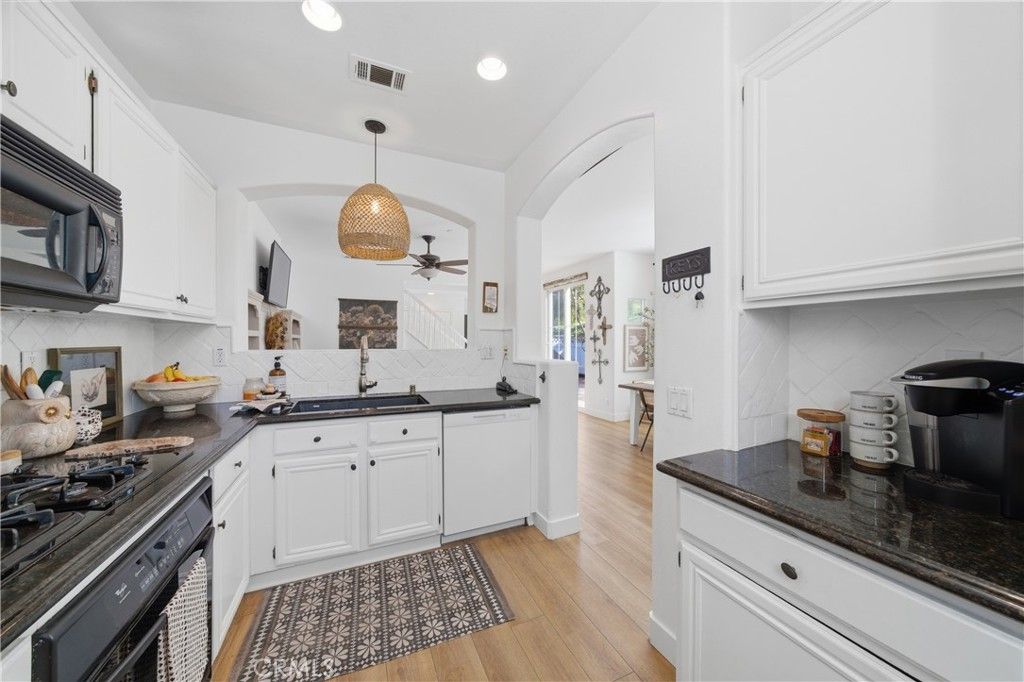 Image 11 of property listing at 8 Fern Haven Farm, Ladera Ranch, CA 92694