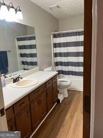 3753 Memorial Parkway NW, Kennesaw, GA 30152