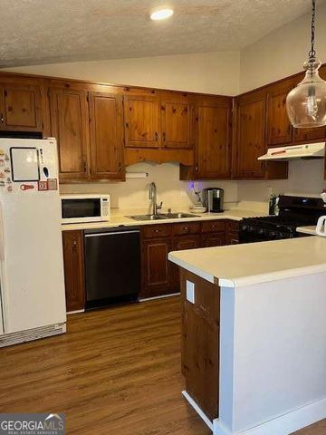 3753 Memorial Parkway NW, Kennesaw, GA 30152