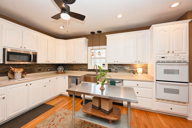 107 Greenfield Ln, Castalian Springs, TN 37031