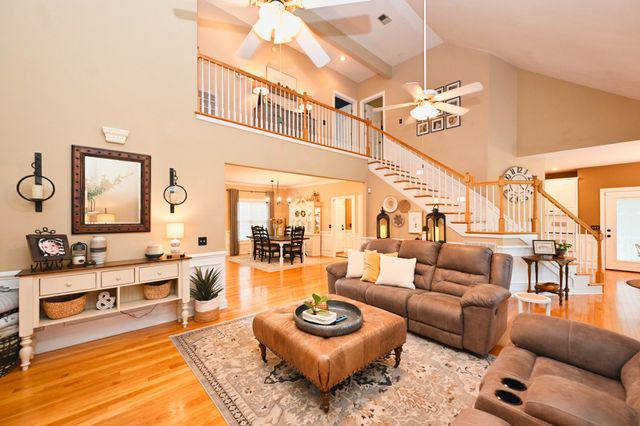 107 Greenfield Ln, Castalian Springs, TN 37031