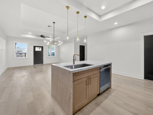 5619 Chapman Street, Houston, TX 77009