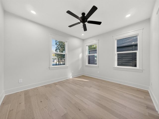 5619 Chapman Street, Houston, TX 77009