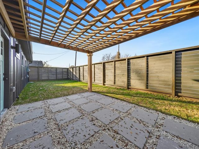 5619 Chapman Street, Houston, TX 77009