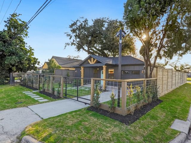 5619 Chapman Street, Houston, TX 77009