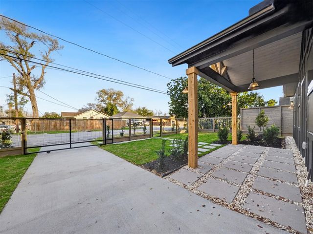 5619 Chapman Street, Houston, TX 77009