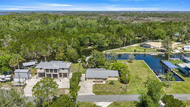 46 MAGNOLIA AVENUE, Yankeetown, FL 34498