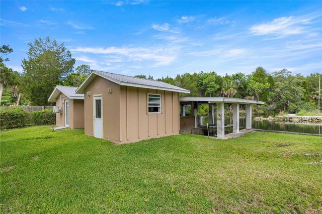 46 MAGNOLIA AVENUE, Yankeetown, FL 34498