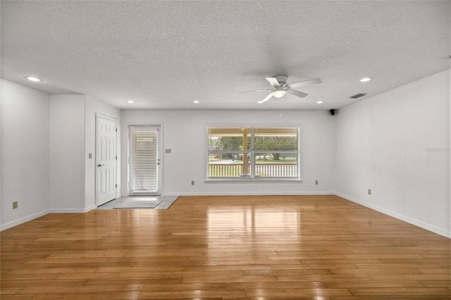 46 MAGNOLIA AVENUE, Yankeetown, FL 34498