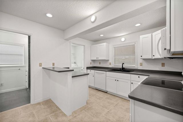 46 MAGNOLIA AVENUE, Yankeetown, FL 34498