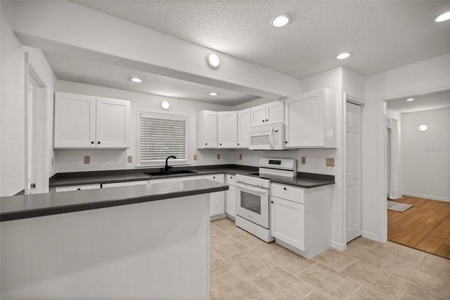 46 MAGNOLIA AVENUE, Yankeetown, FL 34498