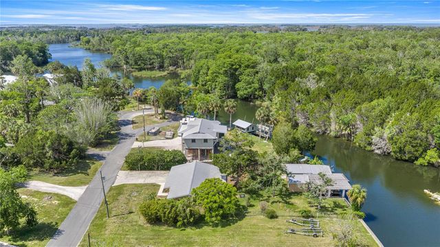 46 MAGNOLIA AVENUE, Yankeetown, FL 34498