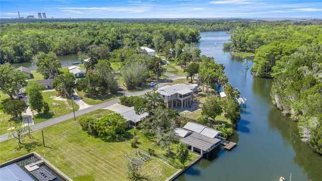 46 MAGNOLIA AVENUE, Yankeetown, FL 34498
