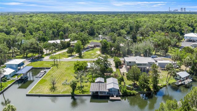 46 MAGNOLIA AVENUE, Yankeetown, FL 34498