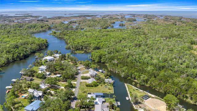 46 MAGNOLIA AVENUE, Yankeetown, FL 34498
