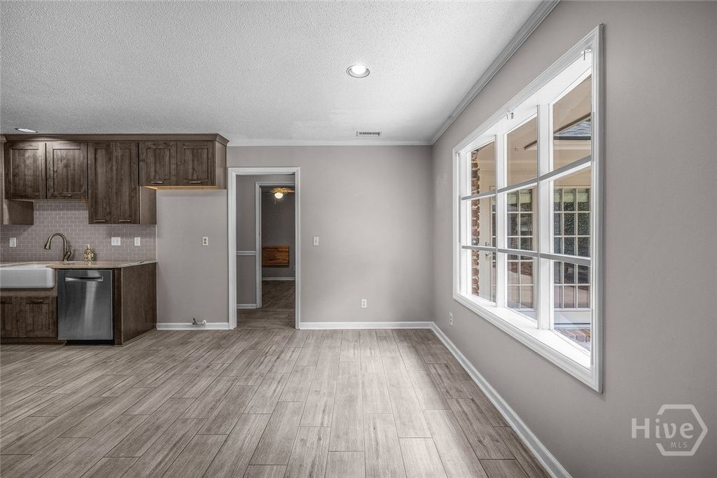 Image 18 of property listing at 301 Wellington Road, Savannah, GA 31410
