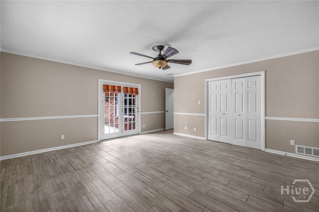 Image 29 of property listing at 301 Wellington Road, Savannah, GA 31410