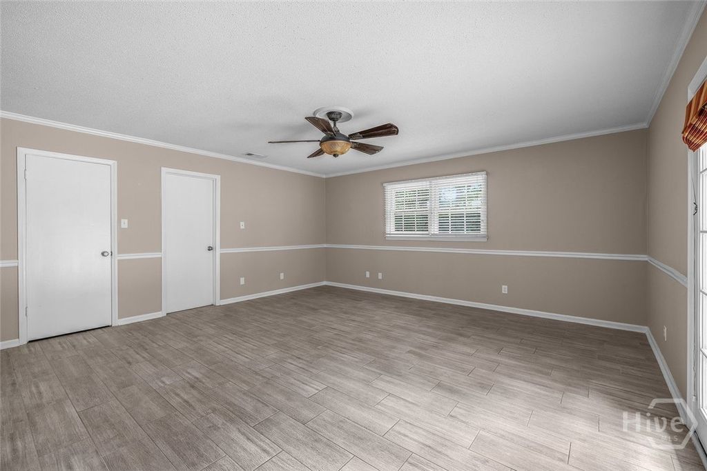 Image 30 of property listing at 301 Wellington Road, Savannah, GA 31410
