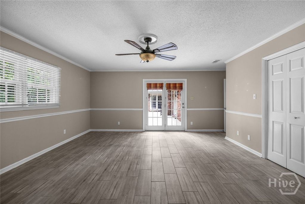 Image 31 of property listing at 301 Wellington Road, Savannah, GA 31410