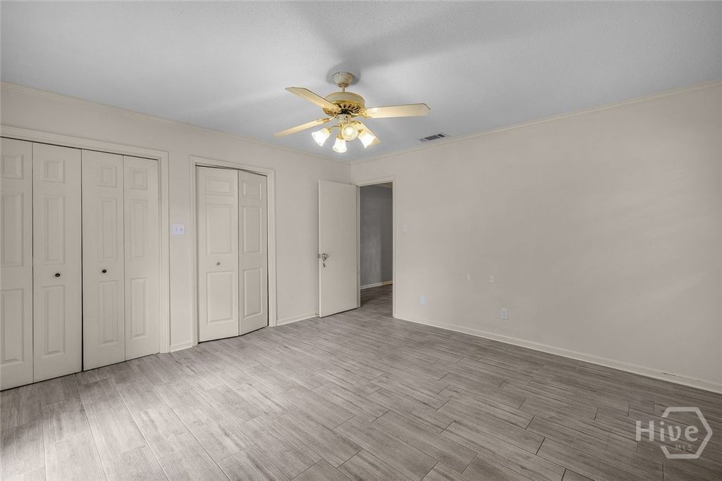 Image 33 of property listing at 301 Wellington Road, Savannah, GA 31410