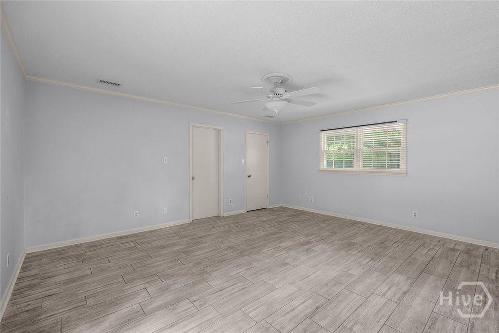 Image 36 of property listing at 301 Wellington Road, Savannah, GA 31410