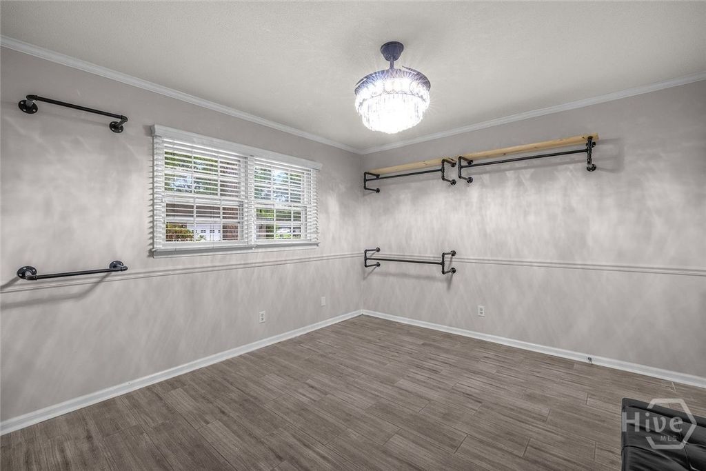 Image 39 of property listing at 301 Wellington Road, Savannah, GA 31410