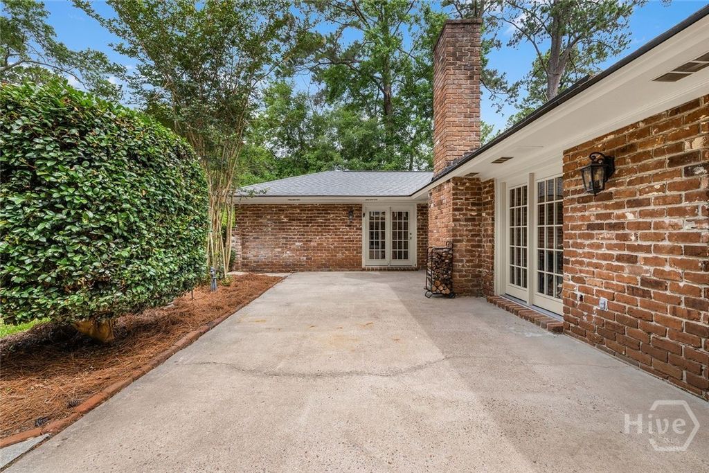 Image 41 of property listing at 301 Wellington Road, Savannah, GA 31410