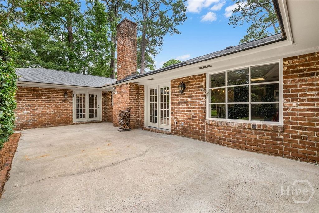 Image 42 of property listing at 301 Wellington Road, Savannah, GA 31410
