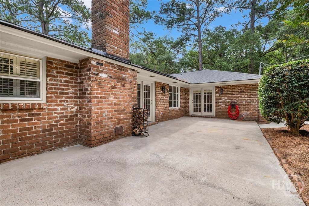 Image 43 of property listing at 301 Wellington Road, Savannah, GA 31410