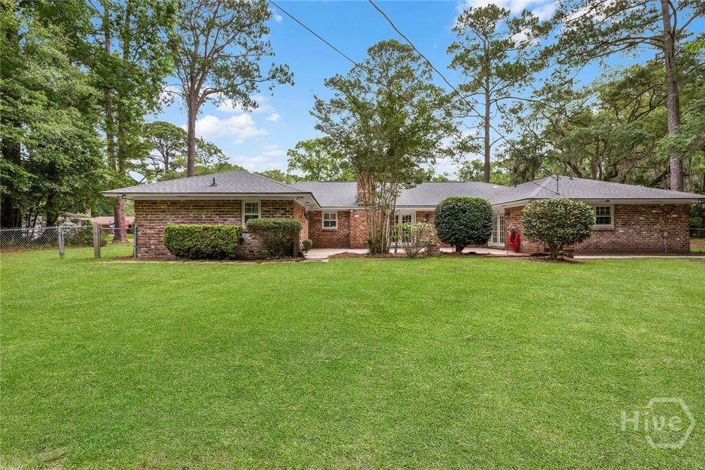 Image 46 of property listing at 301 Wellington Road, Savannah, GA 31410