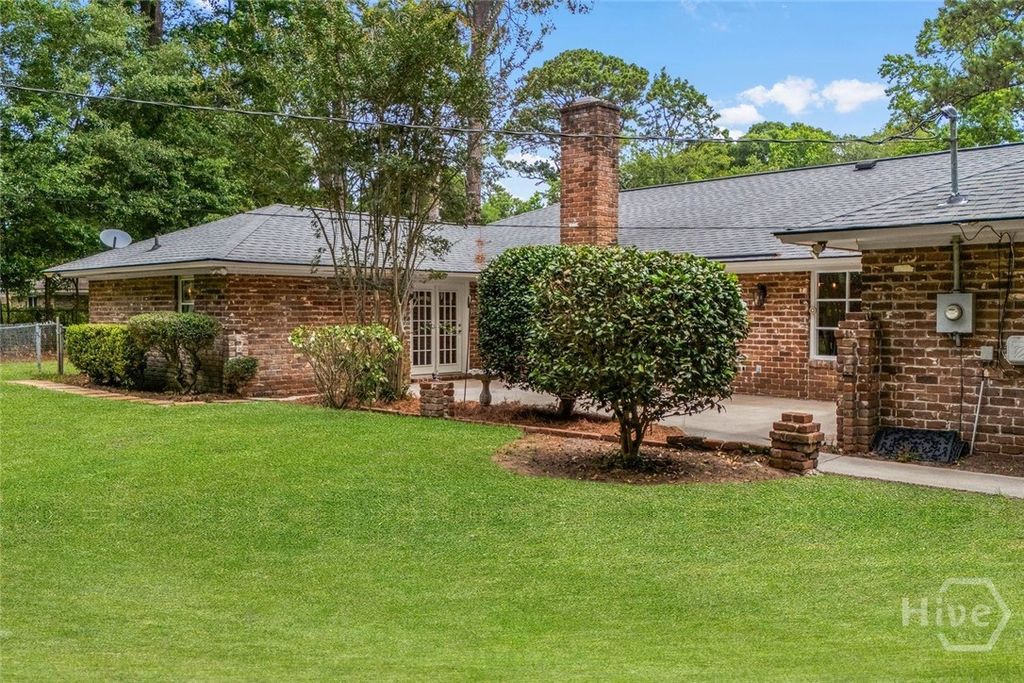 Image 47 of property listing at 301 Wellington Road, Savannah, GA 31410