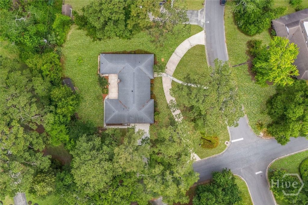Image 48 of property listing at 301 Wellington Road, Savannah, GA 31410