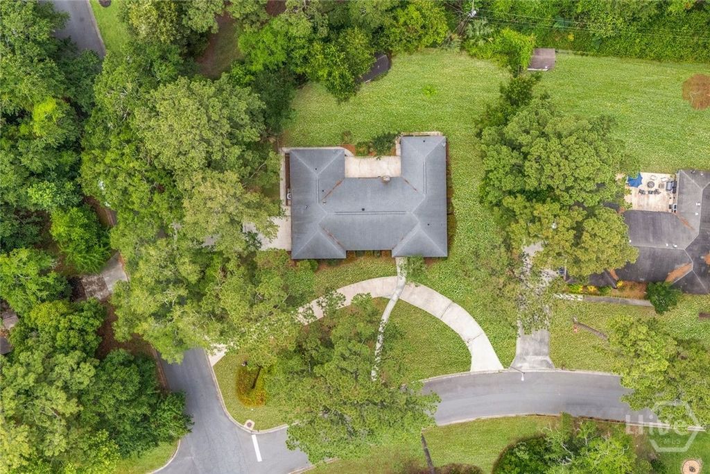 Image 49 of property listing at 301 Wellington Road, Savannah, GA 31410