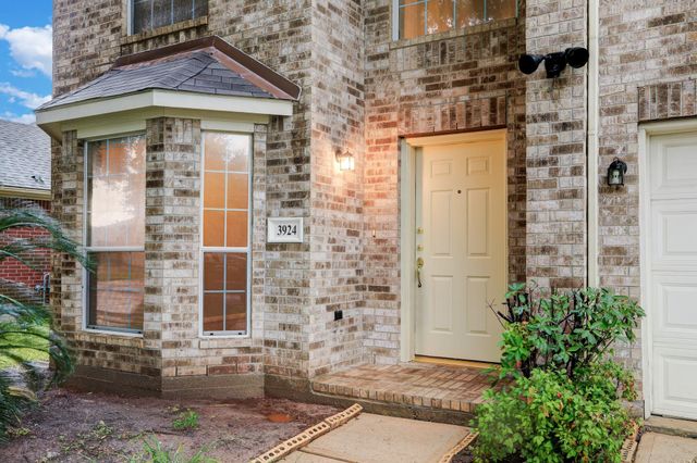 3924 Highland Vale Court, Fresno, TX 77545