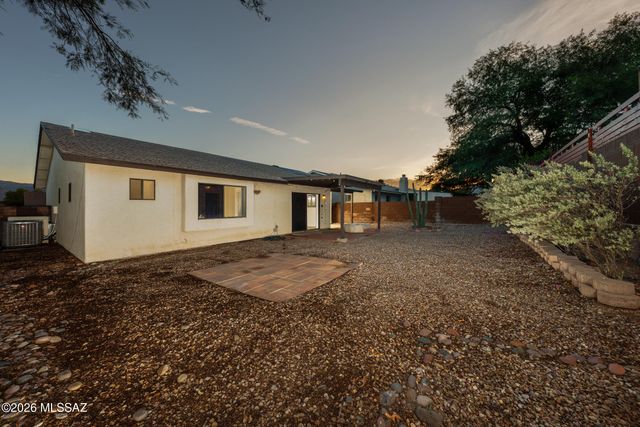 10140 E Cardiff Place, Tucson, AZ 85748