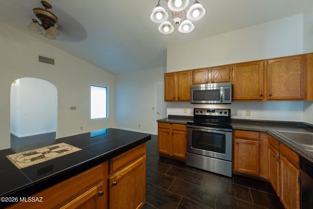 10140 E Cardiff Place, Tucson, AZ 85748