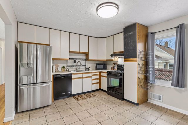 1961 Adolphus Street, Maplewood, MN 55117