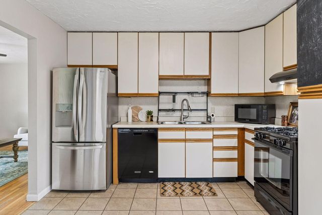 1961 Adolphus Street, Maplewood, MN 55117