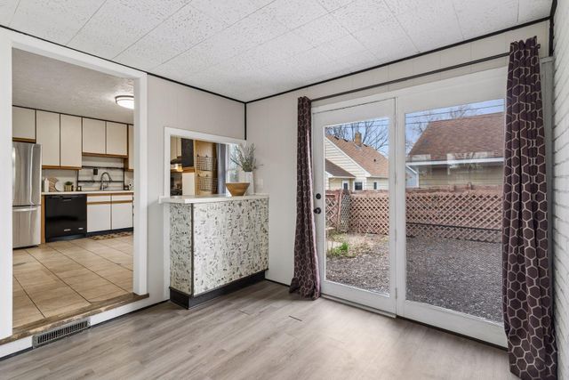 1961 Adolphus Street, Maplewood, MN 55117