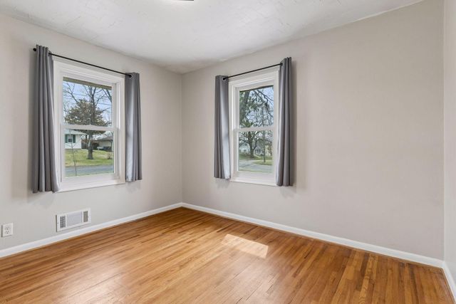 1961 Adolphus Street, Maplewood, MN 55117